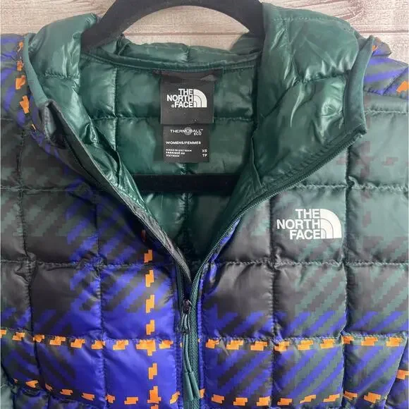 NWT The North Face Women’s Thermoball Hoodie Eco Puffer Jacket Size XS - Picture 3 of 7